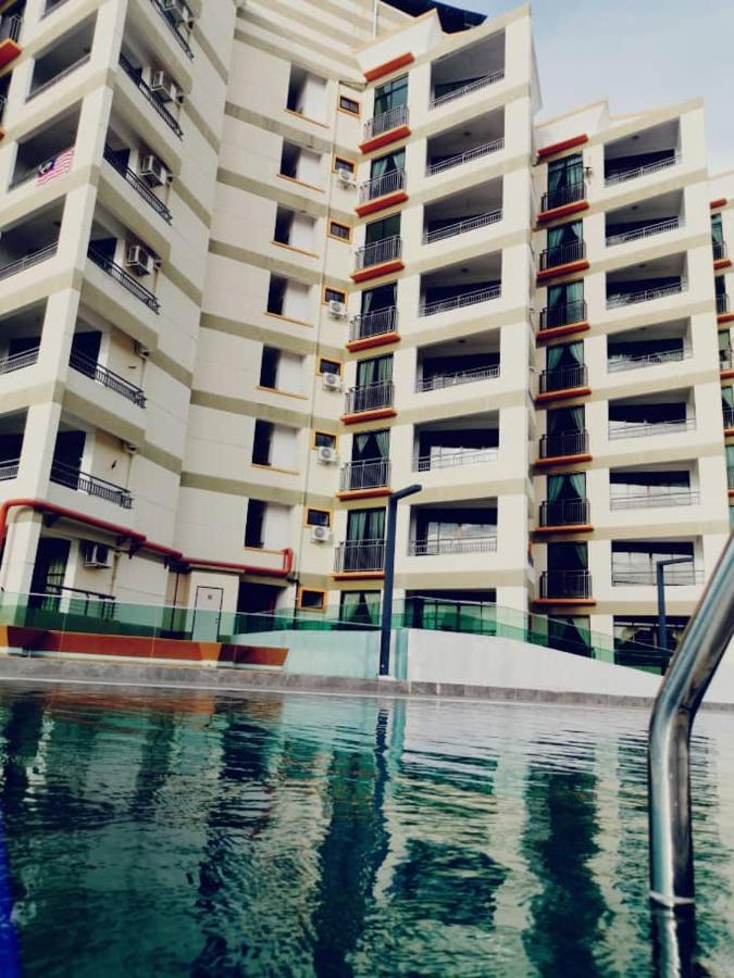 Marina Heights Hotel Residences Lumut Bagian luar foto