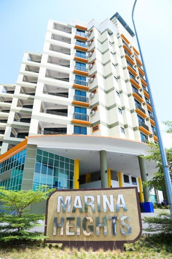 Marina Heights Hotel Residences Lumut Bagian luar foto