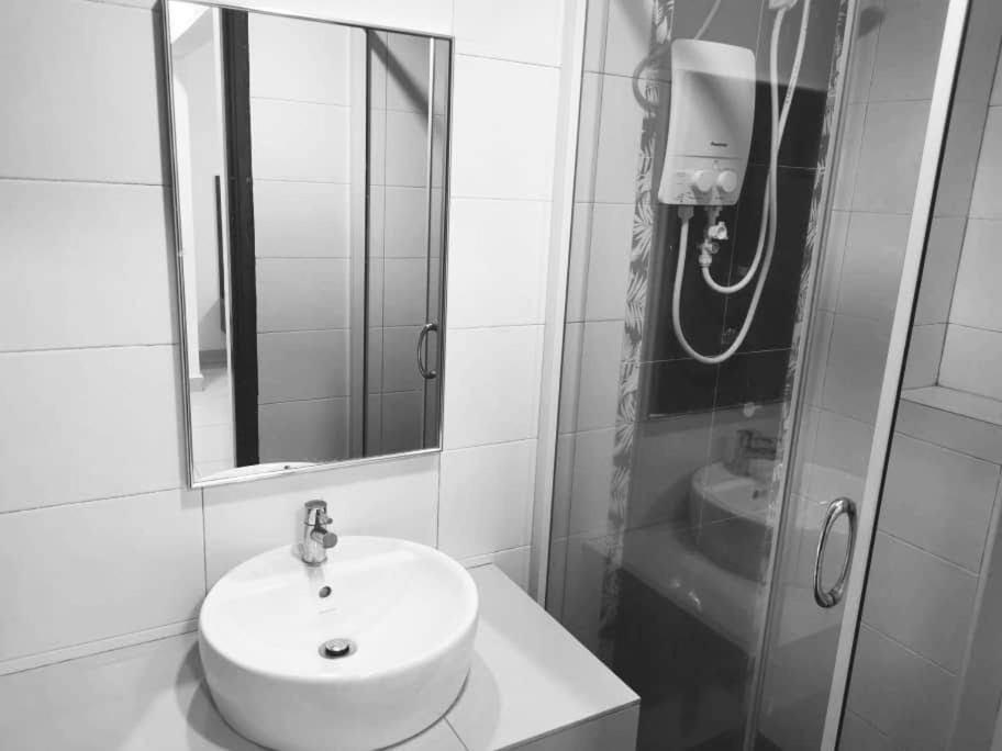 Marina Heights Hotel Residences Lumut Bagian luar foto