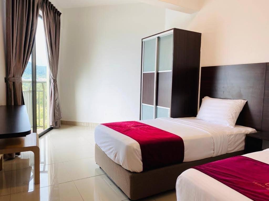 Marina Heights Hotel Residences Lumut Bagian luar foto