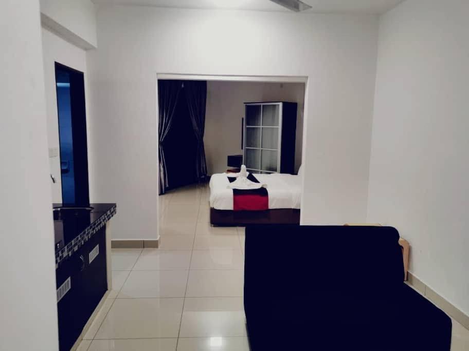 Marina Heights Hotel Residences Lumut Bagian luar foto