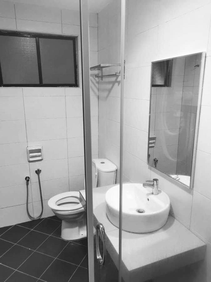Marina Heights Hotel Residences Lumut Bagian luar foto