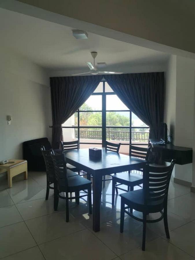 Marina Heights Hotel Residences Lumut Bagian luar foto